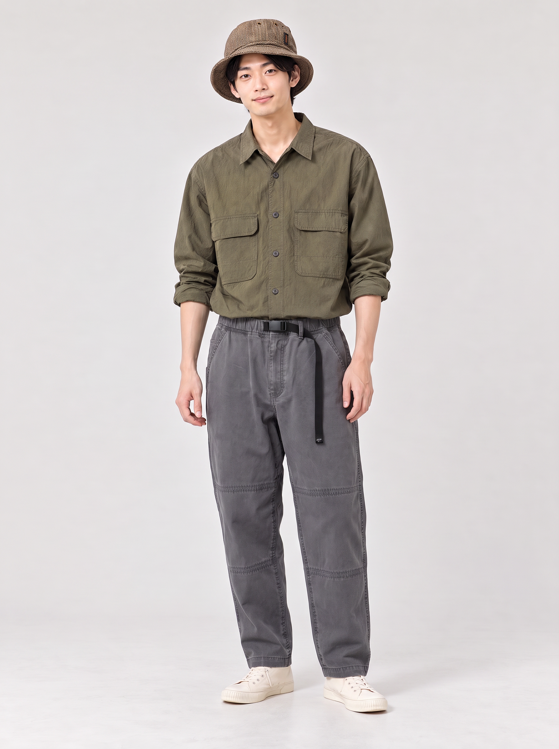 ROKX MOUNTAIN PANT CHARCOAL AI 모델 착용 이미지